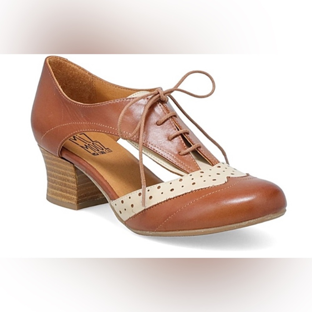 NWOT Miz Mooz Fleur leather heels in brandy leather with 2 inch heel size 7.5